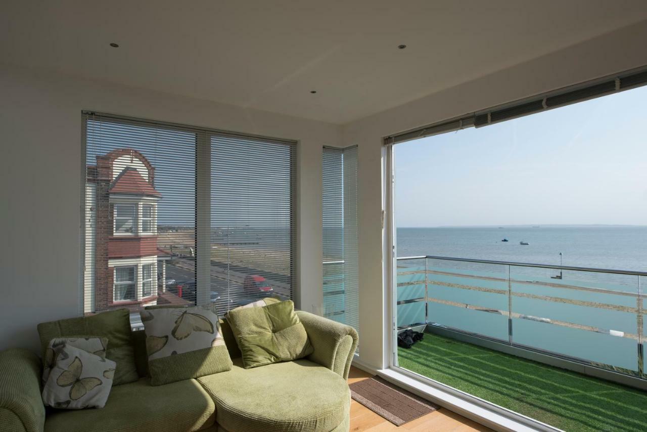 Апартаменты The Estuary View Thorpe Bay Экстерьер фото